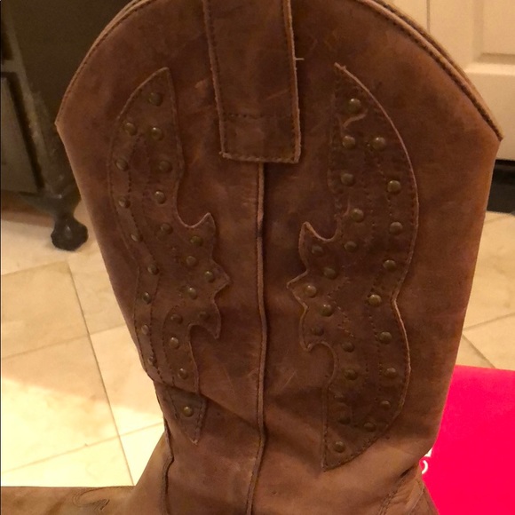 BCBGIRLS BOOTS - Picture 6 of 8